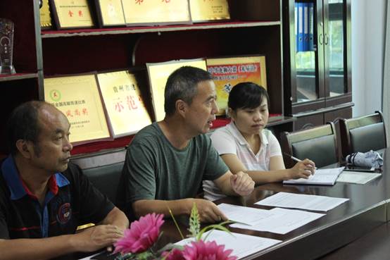 体育学院李宗亮老师讲解规则会议第二项由李宗亮老师对竞赛规程做详细