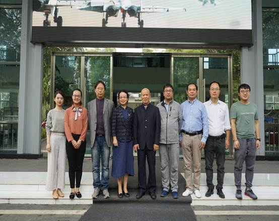 说明: E:\贵阳学院科研\课题\杨菁2018国家社科\18-9-14杨大菁答辩\DSC07392.JPG